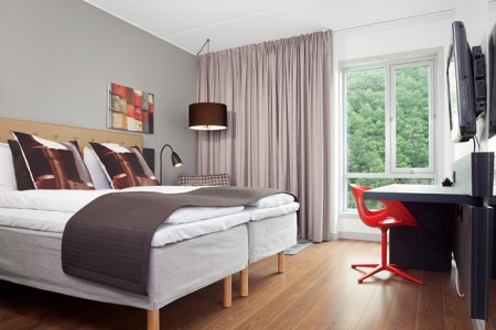 Design Pillow Tin Red Room Hotel Forus Stavanger