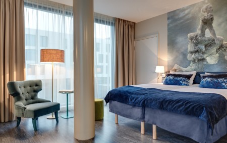 Design Pillows Water Blue Hotel Scandic Fornebu